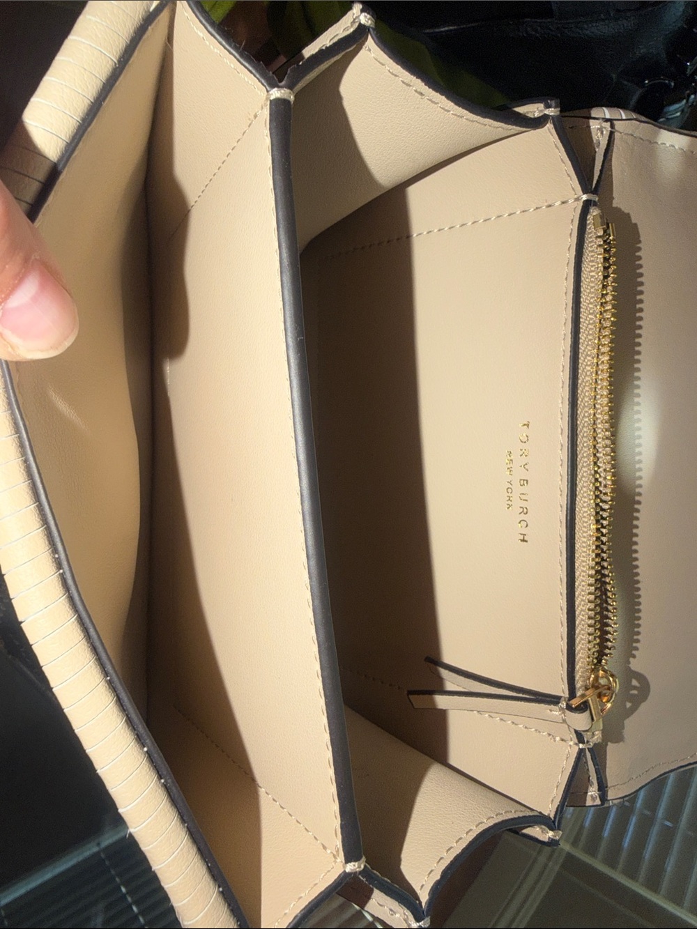 Tory Burch Eleanor Woven Leather Crossbody with Gold Logo Emblem - Picture 3 of 5